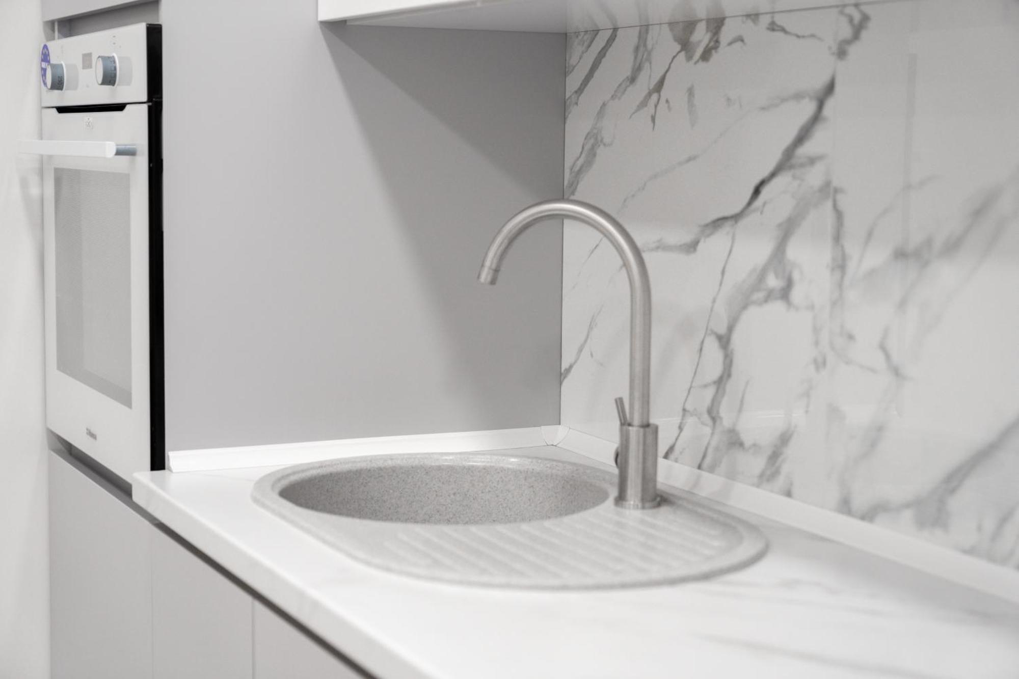 Luxury New Avram Iancu Apartments キシナウ エクステリア 写真